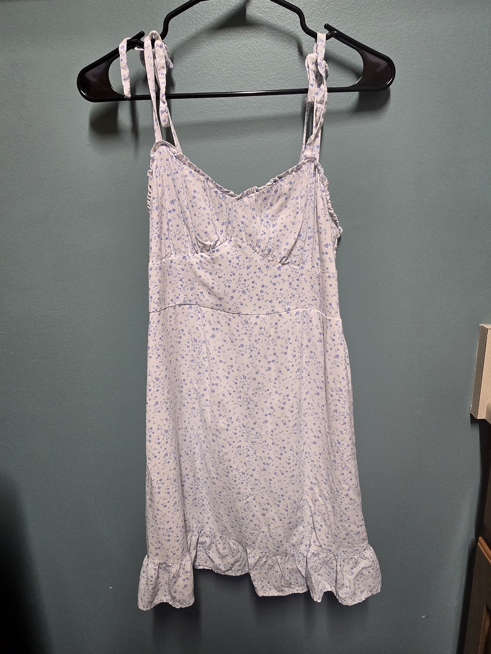 Hollister Medium Blue White Floral Tie-Shoulder Sun Dress